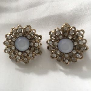 Flower sequin earrings.